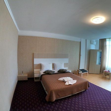 Hotel Mon Caprice Bukarest Eksteriør billede