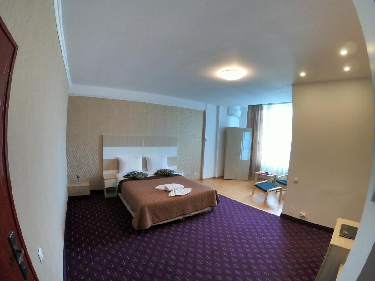 Hotel Mon Caprice Bukarest Eksteriør billede