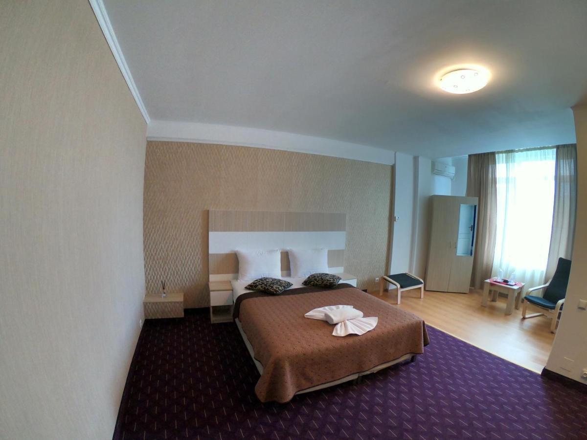 Hotel Mon Caprice Bukarest Eksteriør billede