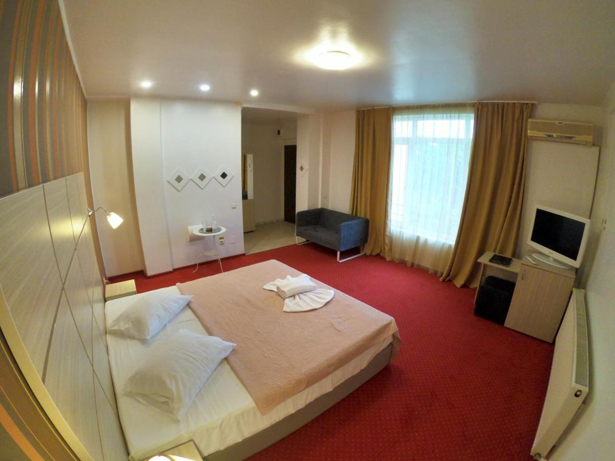 Hotel Mon Caprice Bukarest Eksteriør billede