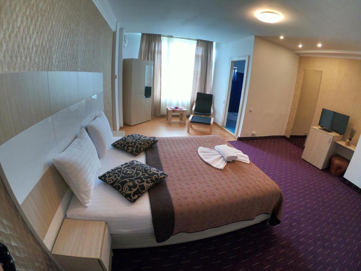 Hotel Mon Caprice Bukarest Eksteriør billede