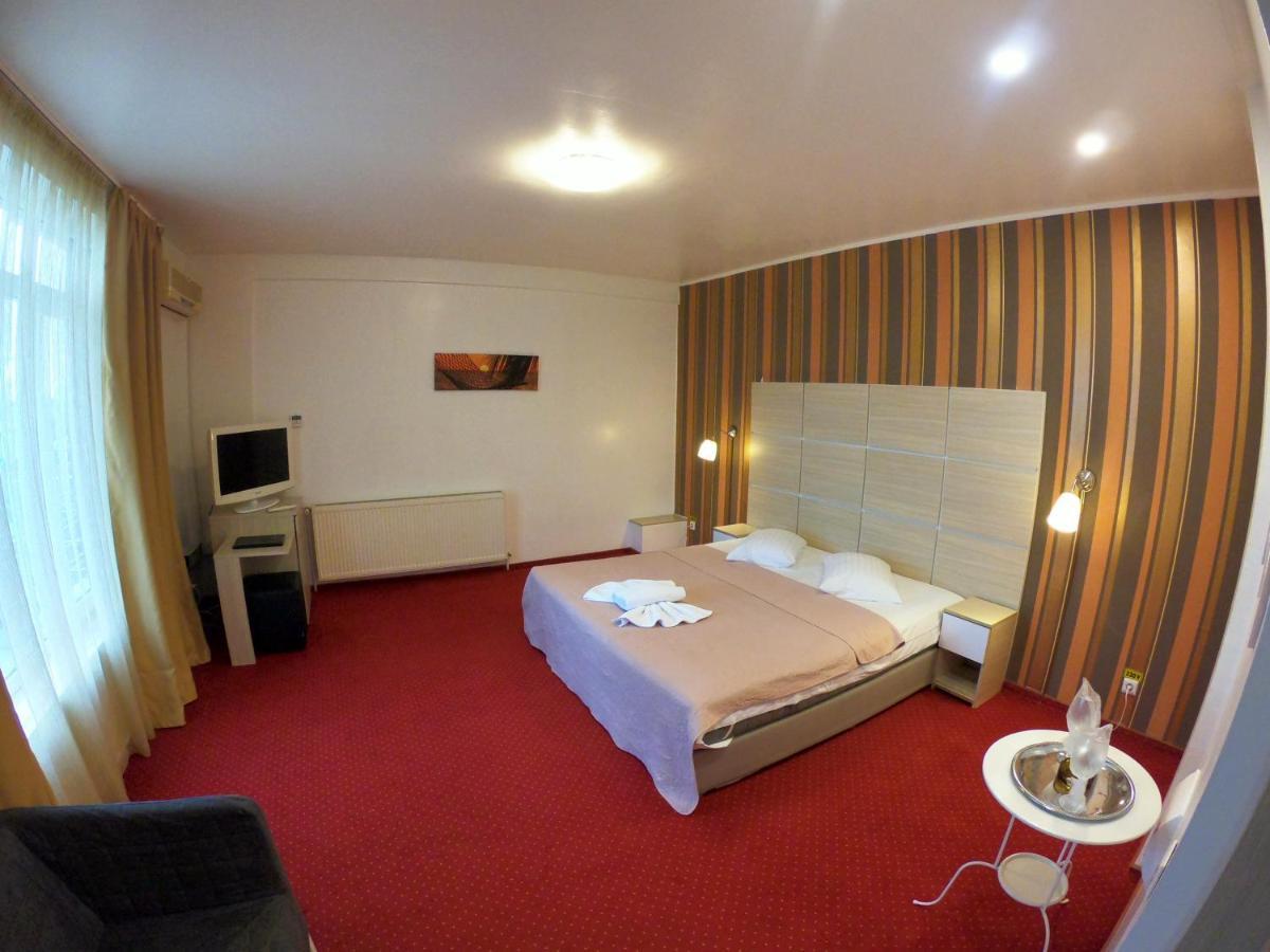 Hotel Mon Caprice Bukarest Eksteriør billede