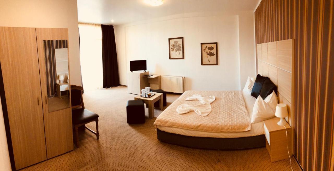 Hotel Mon Caprice Bukarest Eksteriør billede