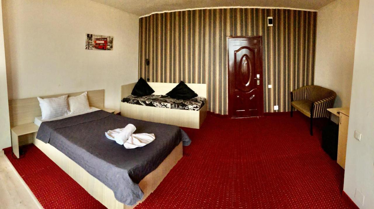 Hotel Mon Caprice Bukarest Eksteriør billede