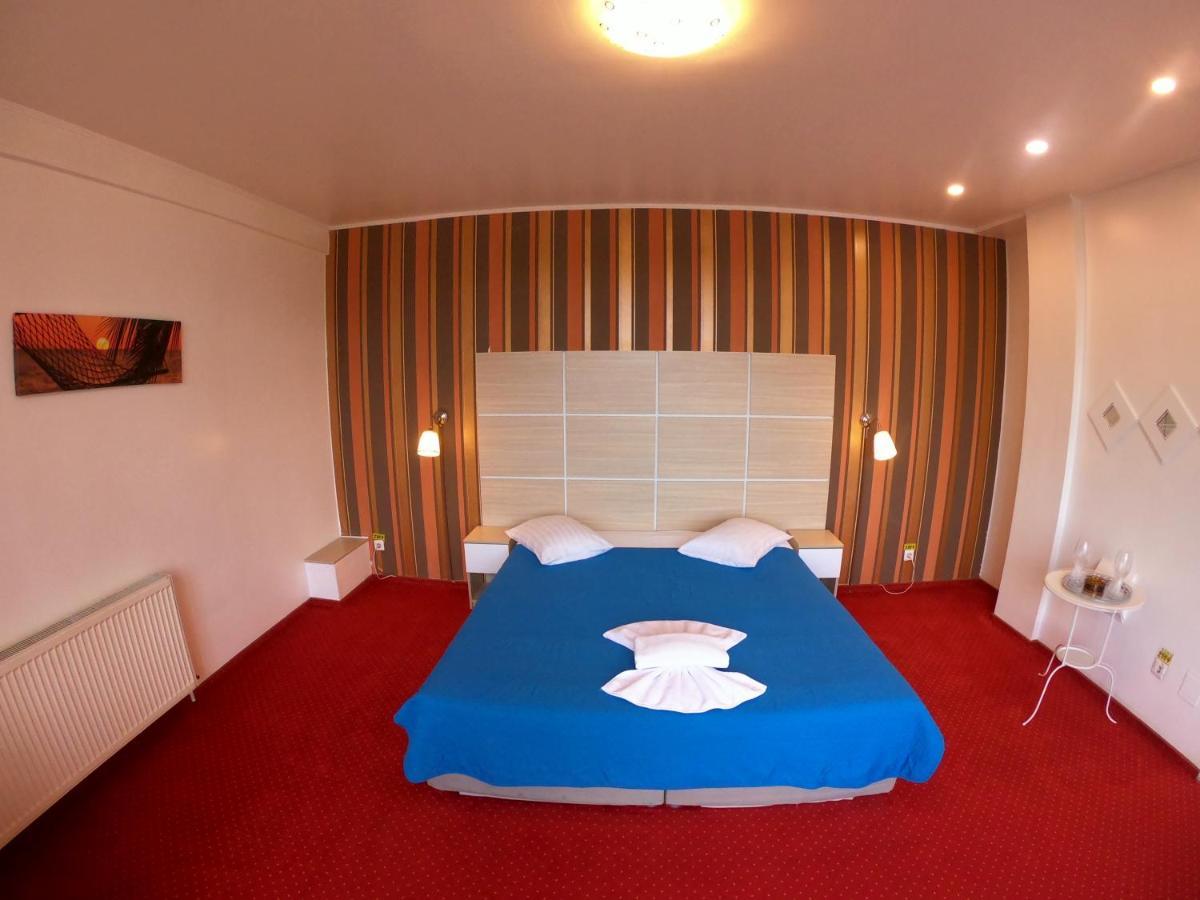 Hotel Mon Caprice Bukarest Eksteriør billede