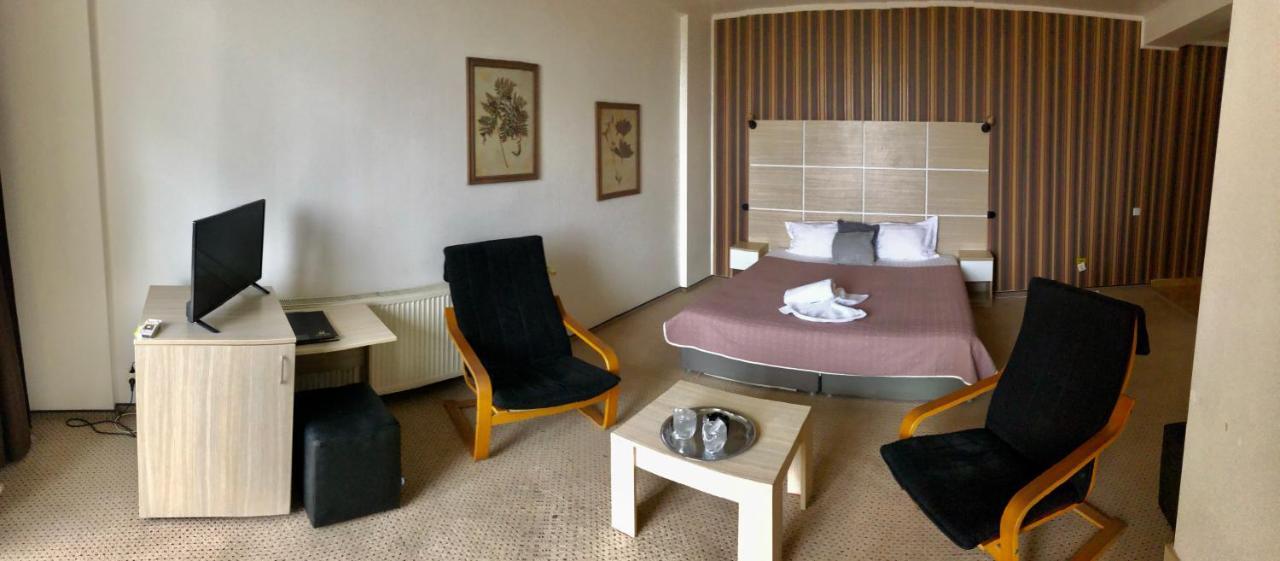 Hotel Mon Caprice Bukarest Eksteriør billede