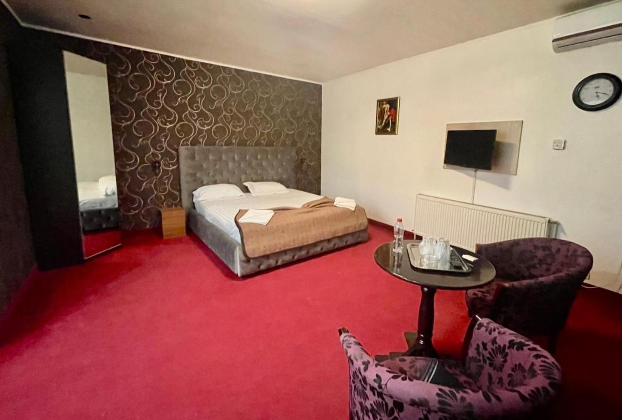 Hotel Mon Caprice Bukarest Eksteriør billede