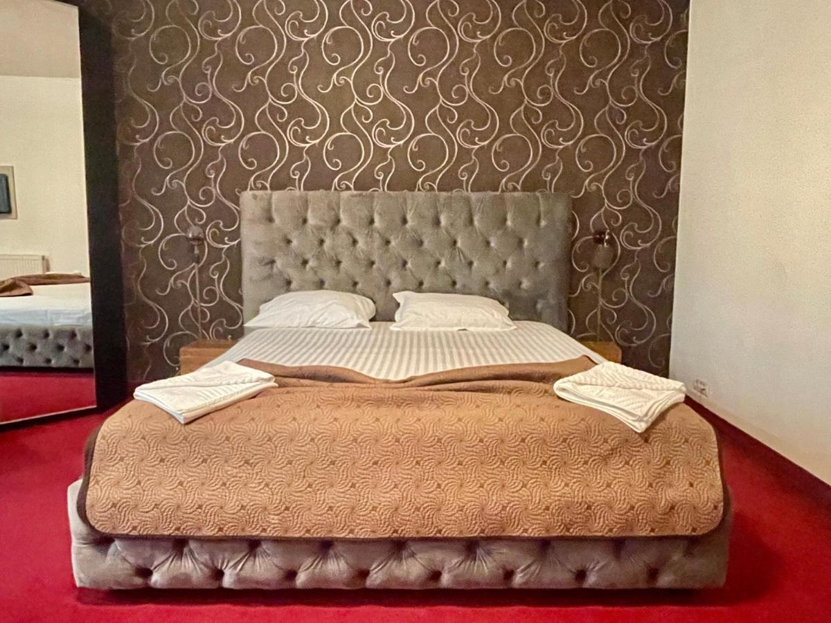 Hotel Mon Caprice Bukarest Eksteriør billede