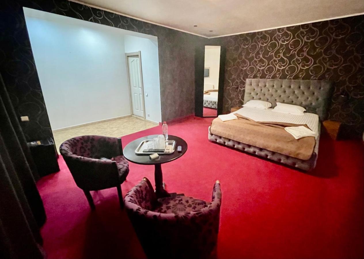 Hotel Mon Caprice Bukarest Eksteriør billede