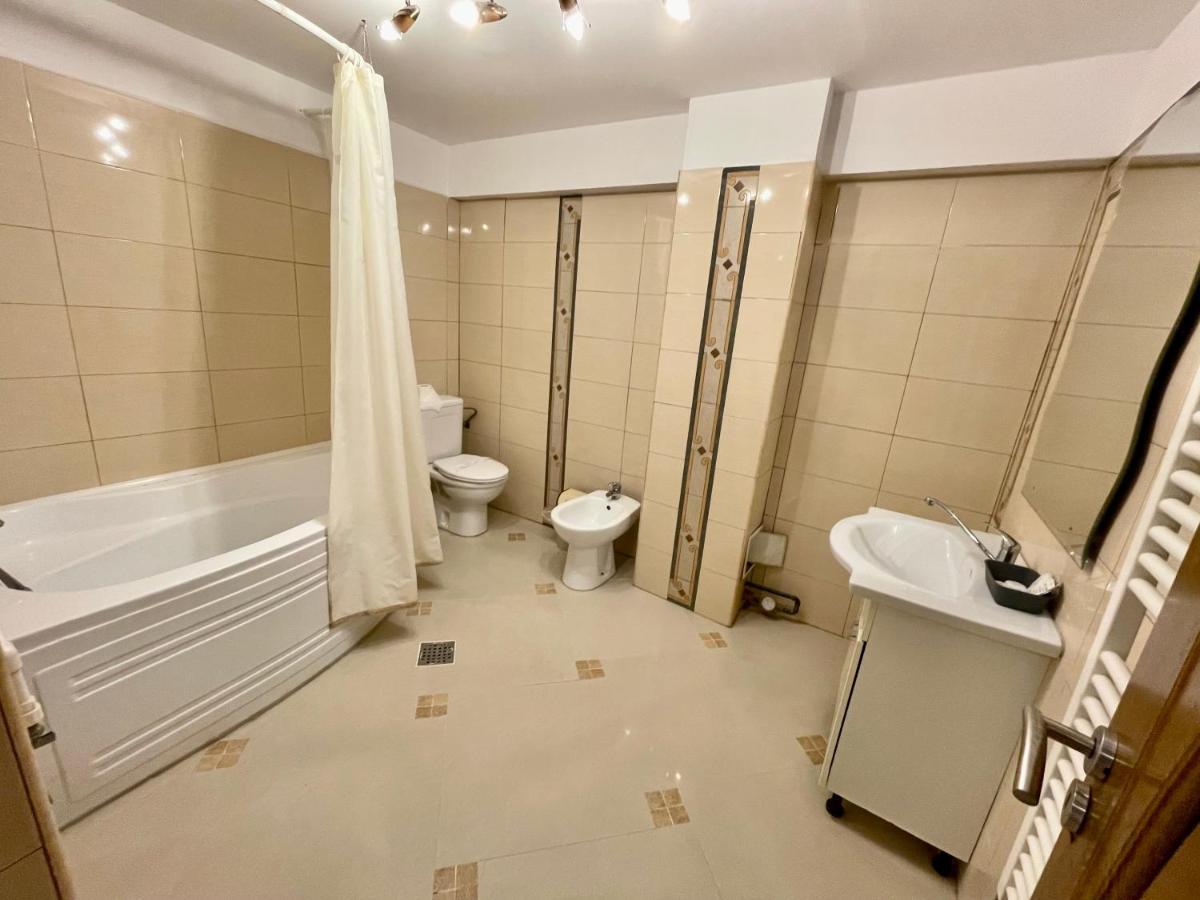 Hotel Mon Caprice Bukarest Eksteriør billede