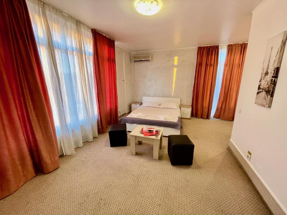 Hotel Mon Caprice Bukarest Eksteriør billede
