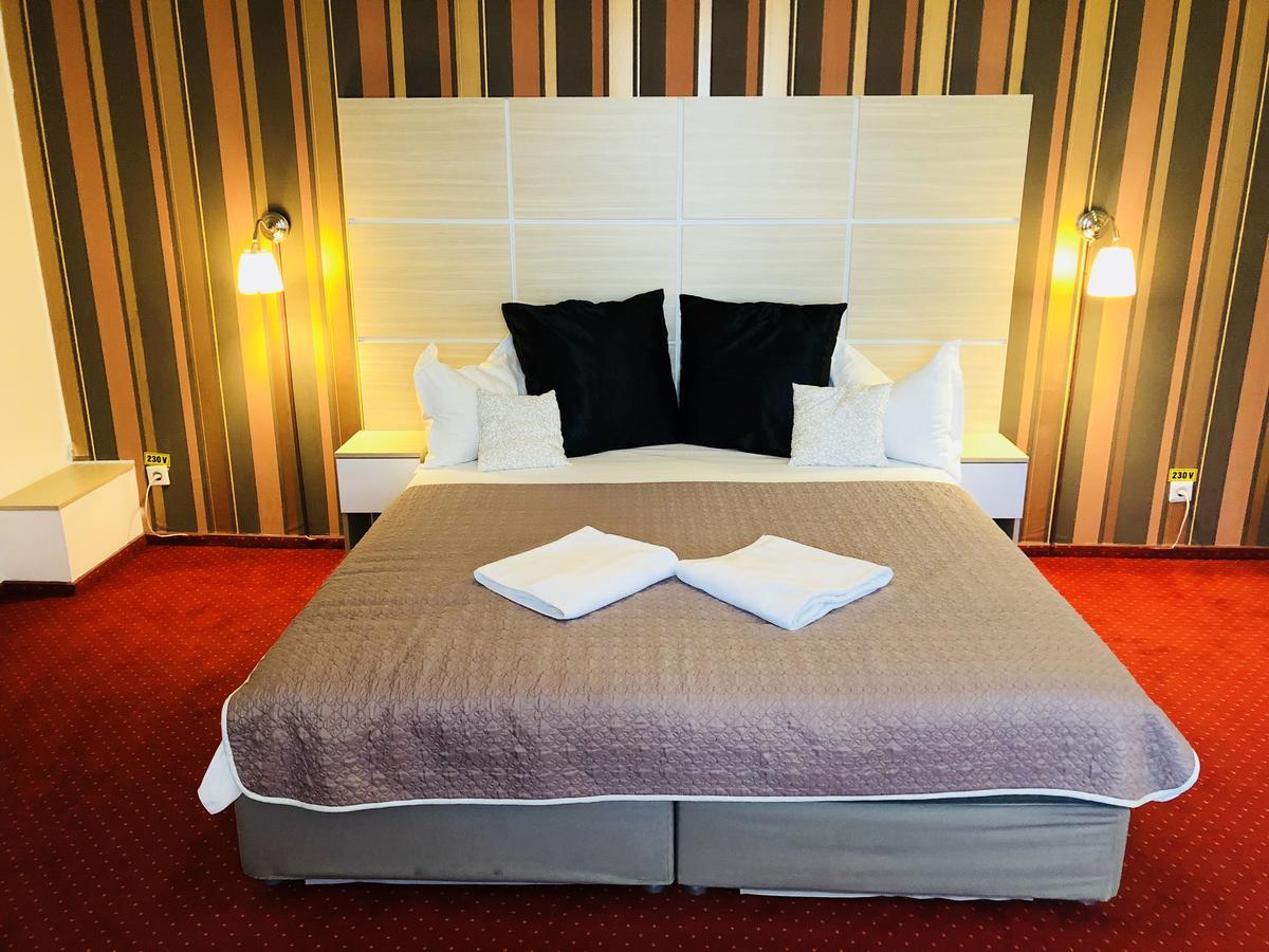 Hotel Mon Caprice Bukarest Eksteriør billede
